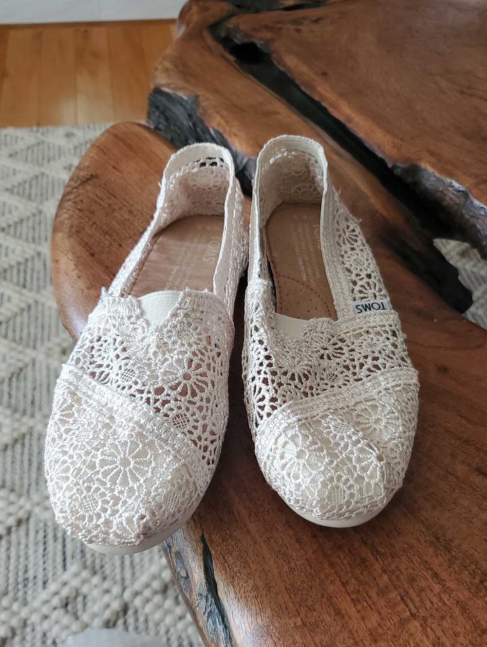 TOMS Women's Crochet Slip-On Flats in Off-White Cream Brand New